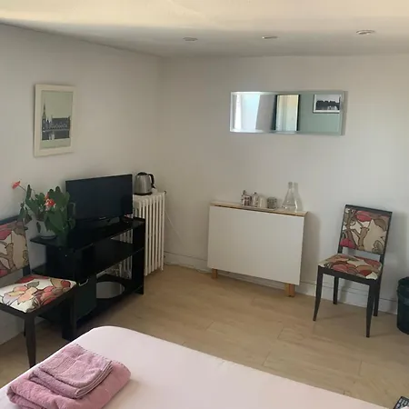 Maison De Centre-ville Homestay *